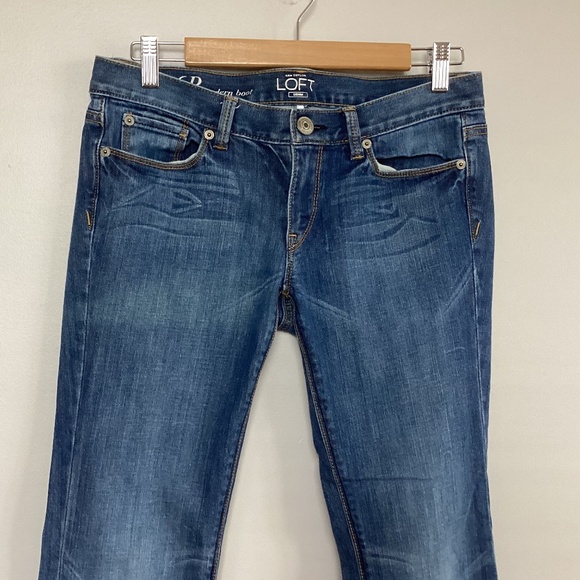 SALE!!! 🏷️ LOFT low Rise Modern Boot Jeans - 28 / 6P - Picture 3 of 6